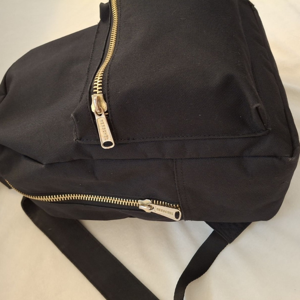 Backpack - Picture 2 of 13